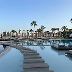 Laur Experience & Elegance Resort 5*