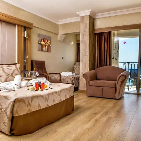 Laur Experience & Elegance 5* Didim
