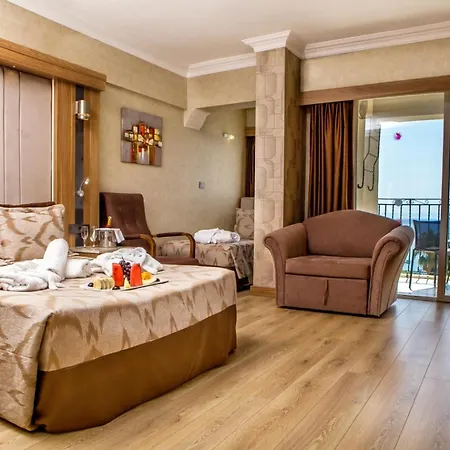 Laur Experience & Elegance Complex 5*