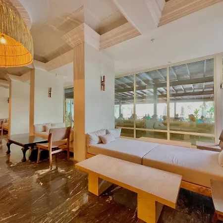 リゾート Laur Experience & Elegance