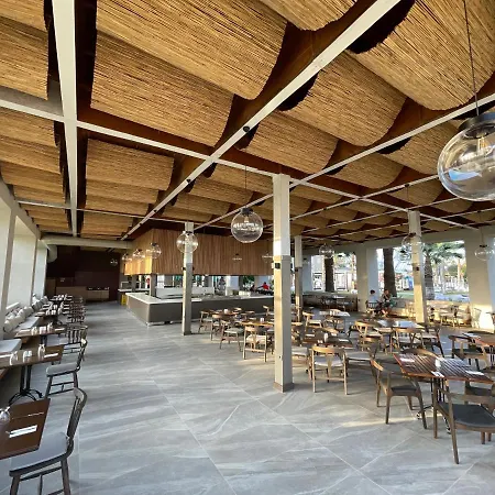 Laur Experience & Elegance リゾート ディディム