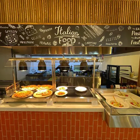 Laur Experience & Elegance リゾート 5*