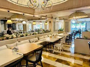 Laur Experience & Elegance منتجع ديديم