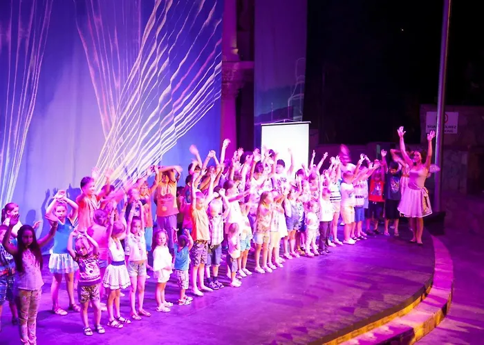 Laur Experience & Elegance