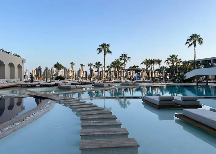 Laur Experience & Elegance Resort 5*